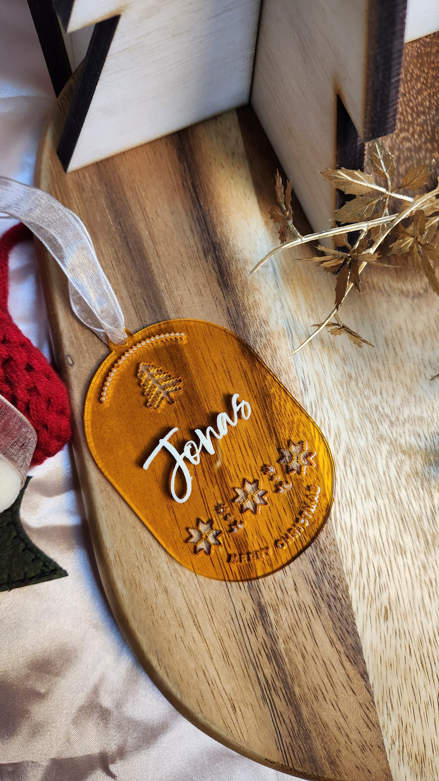 Christmas Bauble Ornament - Oval Knit with Message