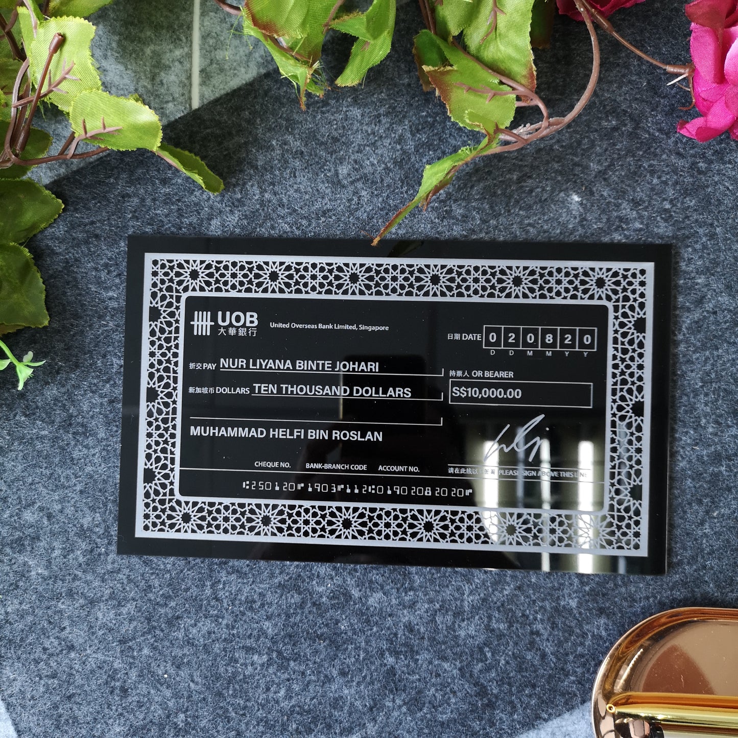 Mock up Cheque with Frame (Glossy Black Acrylic) - Clik Clok