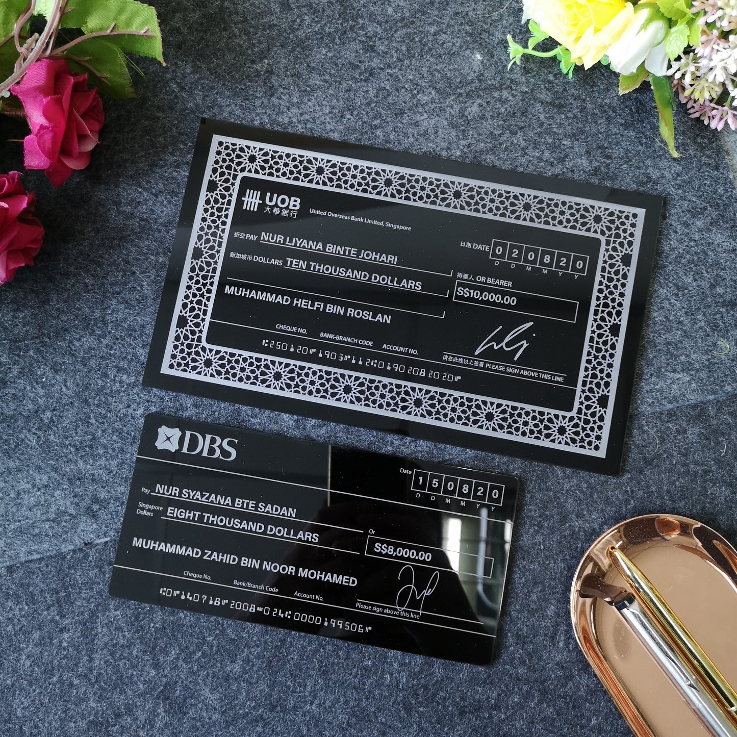 Mock up Cheque with Frame (Glossy Black Acrylic) - Clik Clok
