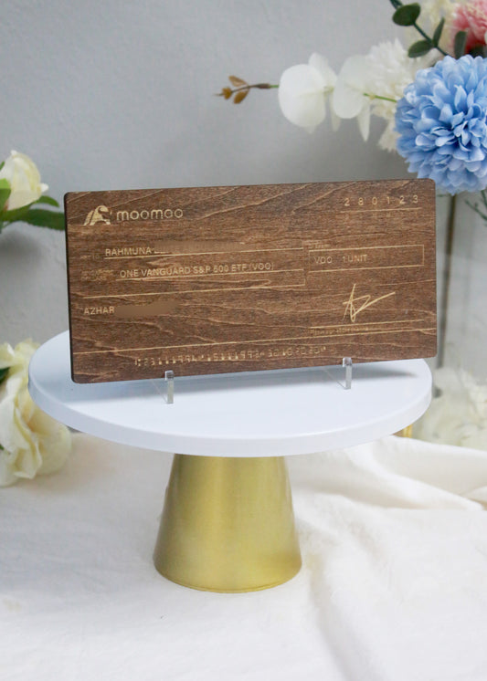 Personalized Mock up Cheque Hantaran - Walnut Wood (Engraved)