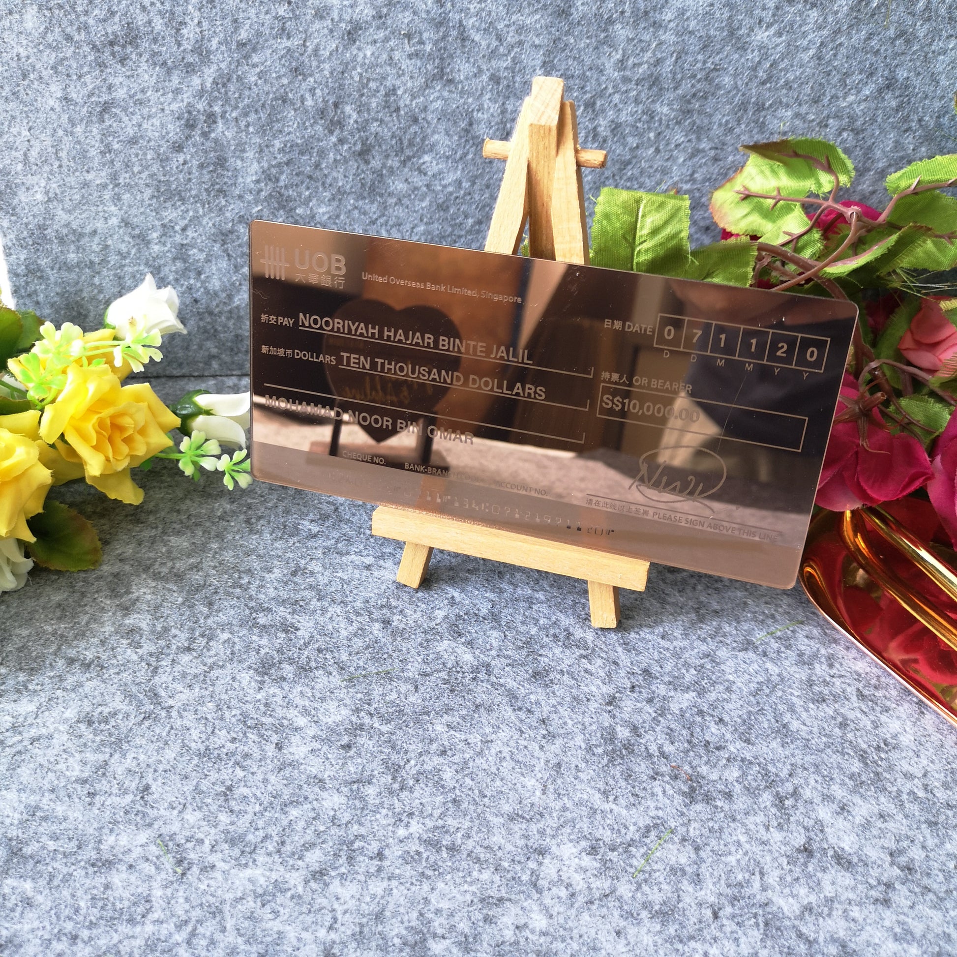 mock up cheque hantaran frame gift wedding decor ideas singapore acrylic cheques gift trays muslim malay weddings prize presentation anniversary award