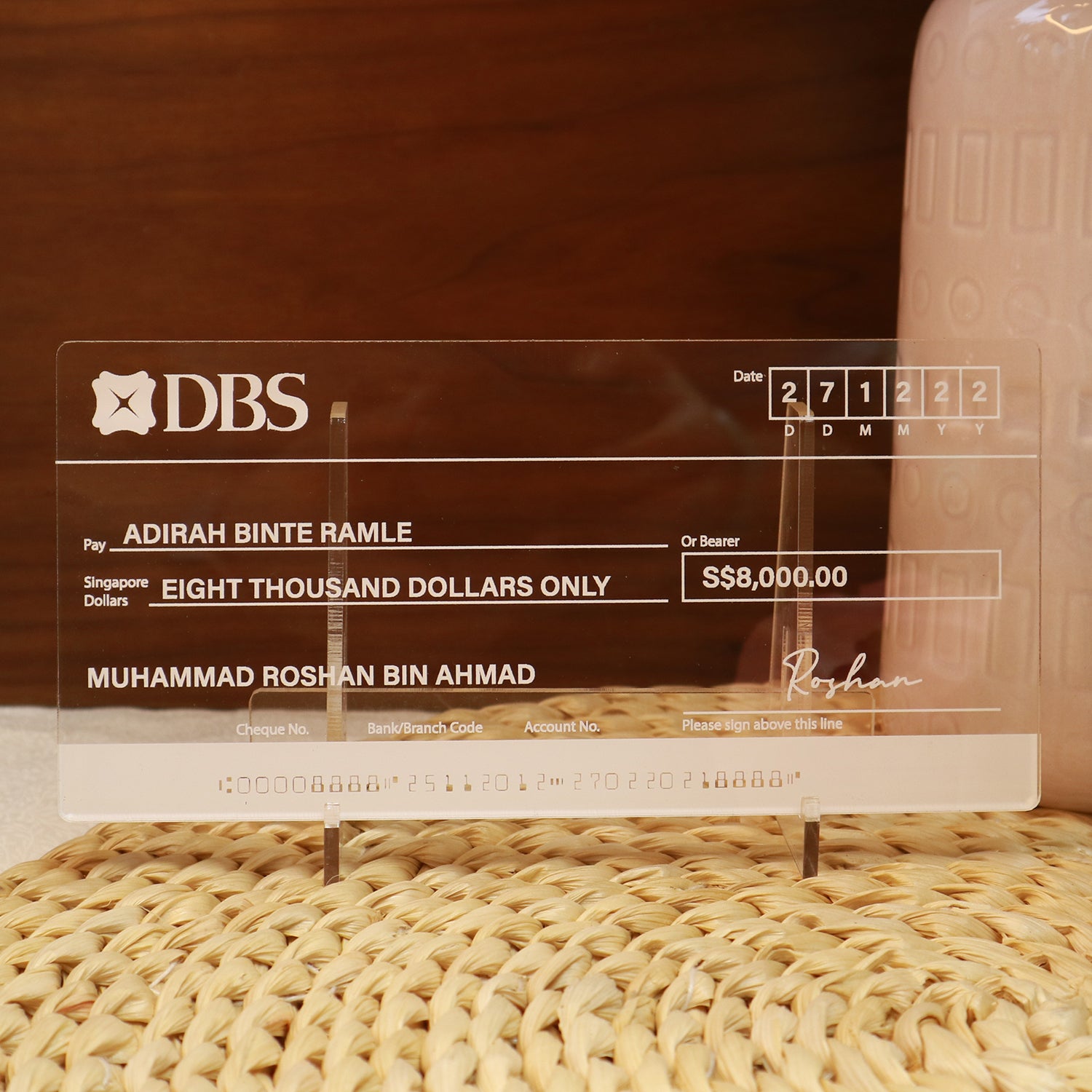 mock cheque mock up cheque hantaran frame gift wedding decor ideas singapore acrylic cheques gift trays muslim malay weddings prize presentation anniversary award