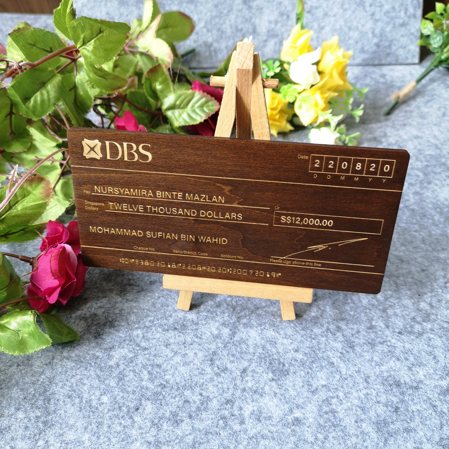 Personalized Mock up Cheque Hantaran - Dark Wood (Engraved)